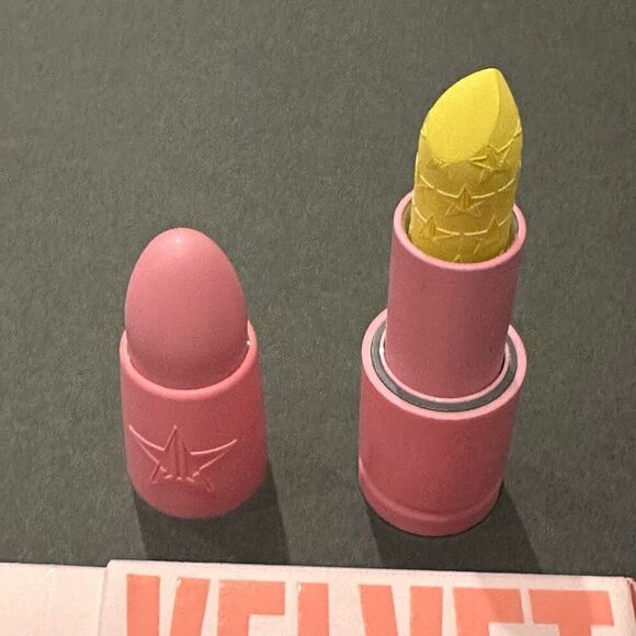 Jeffree Star Easter Sunday NEW IN BOX Velvet Trap lipstick full size - Picture 4 of 9
